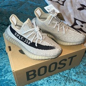 Yeezy 350 V2 sneakers